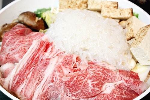 もふるさと納税で、宮崎県の桜花牧場のすきやき肉